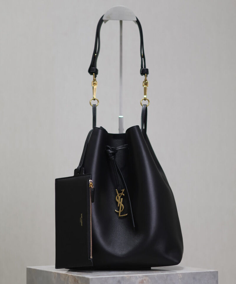 Saint Laurent Paris Vii Pochon In Lambskin Black